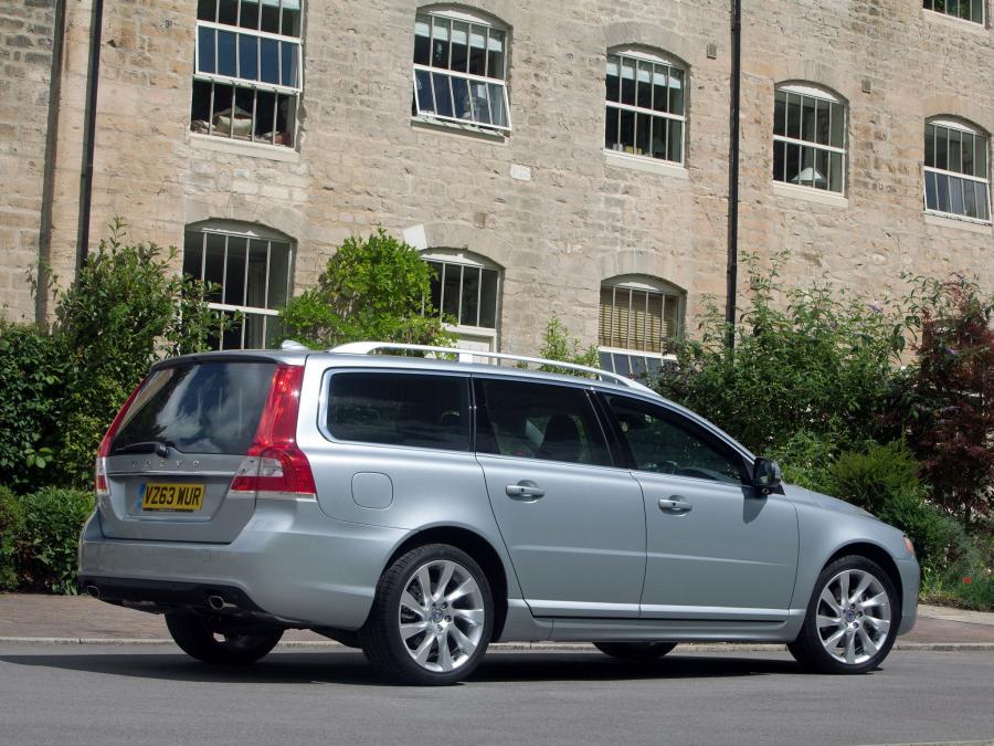  Volvo V70 2013 года  (UK) (фото 9 из 14)
